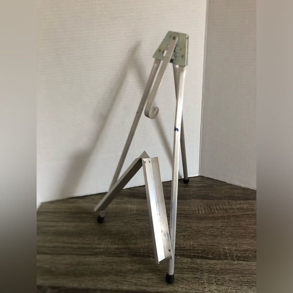 Vtg Silver Aluminum Table Top Folding Artists Easel - Picture 6 of 12